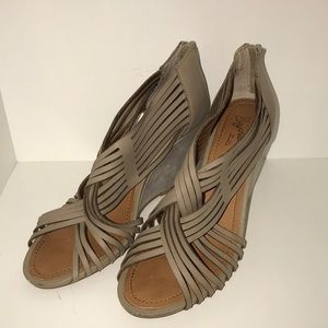 Seychelles Tan Wedges